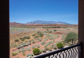 D13-Amazing Red Cliff View-Third Floor 3-bedroom Sunset View has Balcony rooms