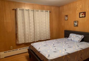 #2 Cozy Queen size bedroom @New Brunswick NJ downtown allows 18 year olds to book a room