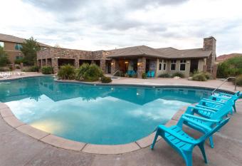 H7-Heavenly-Ground Floor 3-bedroom Hillside View has Balcony rooms