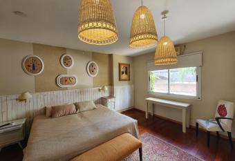 House Park Hotel Boutique allows 18 year olds to book a room