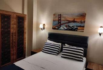 Alsancak rezidans has Balcony rooms