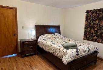 M2 Comfortable Room near Rutgers U, hospitals allows 18 year olds to book a room