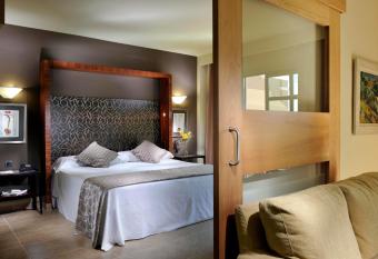 Adri  n Hoteles Jardines de Nivaria has Balcony rooms