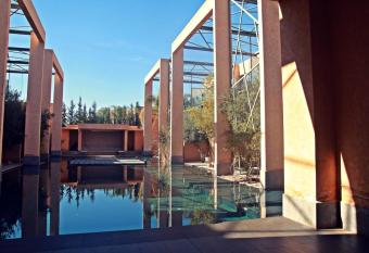 Magnifique loft allows 18 year olds to book a room