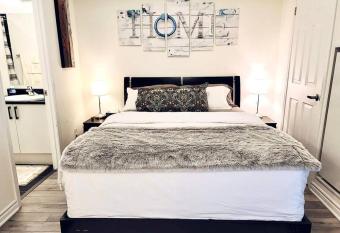 Cozy Condo-Apartment in Brampton has Balcony rooms