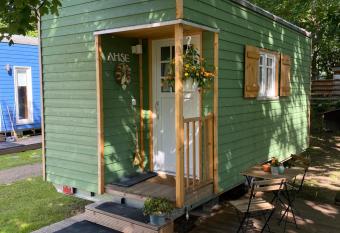 Tiny House Ahse im PIER9 Tiny House Hotel allows 18 year olds to book a room