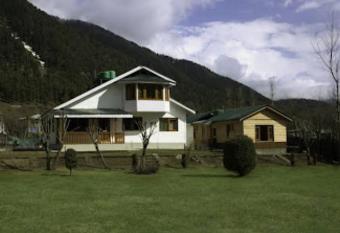 Chinar Guest House allows 18 year olds to book a room