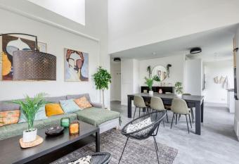 T3 Premium billard, grand balcon Stade de France has Balcony rooms