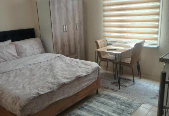 Denize s  f  r 1-0 apart daire allows 18 year olds to book a room