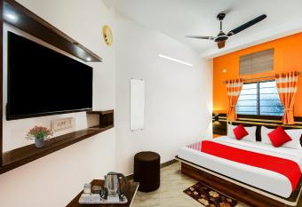 Super OYO Chinar Heavens allows 18 year olds to book a room