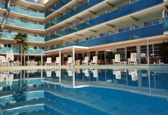 Hotel Canada Palace has Balcony rooms