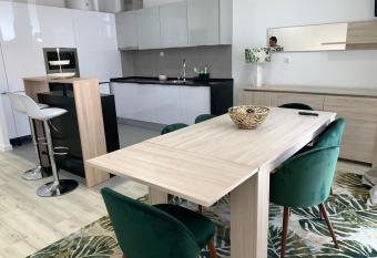 P  rola de Gil Vicente Duplex allows 18 year olds to book a room