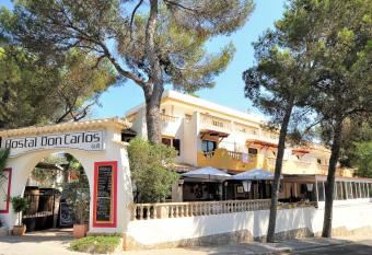 Don Carlos Friendly Hotel allows 18 year olds to book a room