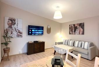 14 Gdynia Centrum - Apartament Mieszkanie dla 4 os allows 18 year olds to book a room