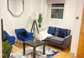 Cosy 3 bedroom home in the heart of Macclesfield allows 18 year olds to book a room