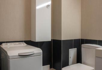 La Pernes has Balcony rooms