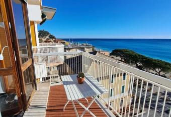 Le Casasse Vico Delle Stelle has Balcony rooms