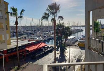 Port Dauphin 28, Studio 4 pers, vue port, piscine has Balcony rooms