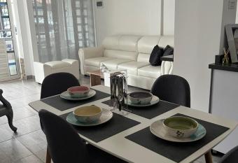 Hermoso Hospedaje Palmira allows 18 year olds to book a room