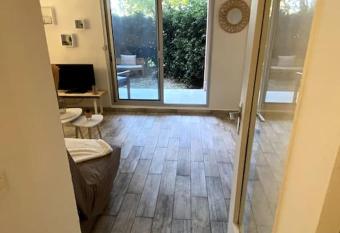 Studio cabine avec jardin has Balcony rooms