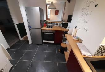 La fleur de Joigny allows 18 year olds to book a room