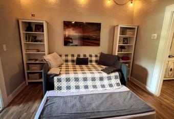 Historic 1920 Bungalow Minutes From Dtsp allows 18 year olds to book a room