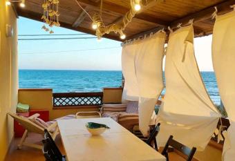 Casuzza d amuri has Balcony rooms