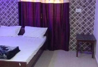 Nhyn home stay allows 18 year olds to book a room