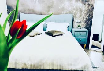 Moon and Sun Apartments allows 18 year olds to book a room