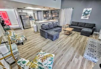 West Strip Luxury Oasis Resort Home Pool + Spa allows 18 year olds to book a room