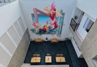 Casa Oxa Hotel allows 18 year olds to book a room