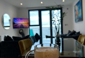 Royal View has Balcony rooms