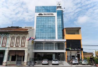 RM Hotel allows 18 year olds to book a room