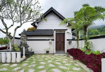 The Lavana Villa Kubu D Bedugul - 2 Bedroom Villa allows 18 year olds to book a room