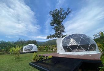 Cosy Garden Khao Sok allows 18 year olds to book a room