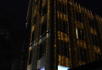 Kesar Inn Banquet & Lodging allows 18 year olds to book a room