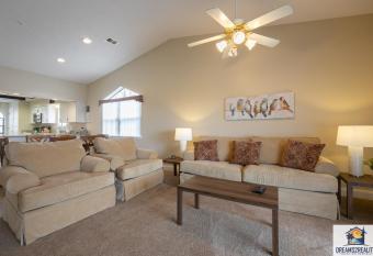 Foothills E-17 condo has Balcony rooms