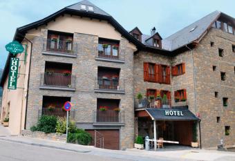 ETH Pomer allows 18 year olds to book a room