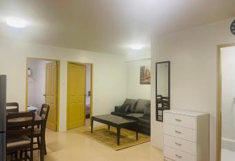 Two Bedroom Condo unit with river view allows 18 year olds to book a room