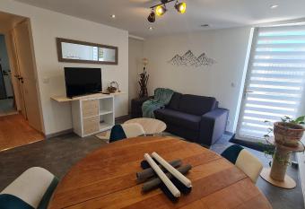 Appartement ind  pendant dans maison pr  s d Annecy has Balcony rooms