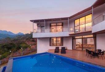 StayVista at Sage Valleys has Balcony rooms