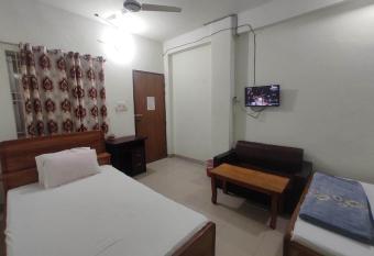 Hotel Labbaik Residence allows 18 year olds to book a room