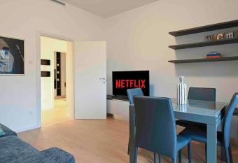 -Free Parking & Wifi- 10 minuti dal centro has Balcony rooms