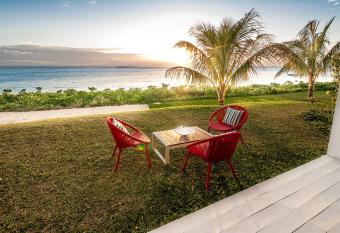 Cap Ouest Luxury Beachfront has Balcony rooms