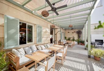 MHOUSE Boutique Hotel Palma allows 18 year olds to book a room