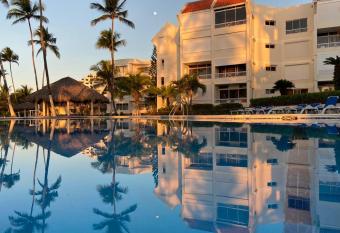 Bello Atardecer has Balcony rooms