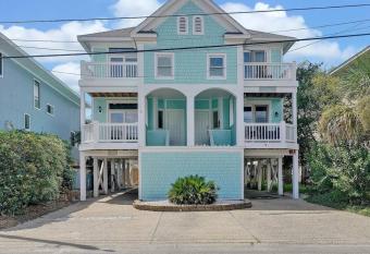Henderson Haven 4 BR / 3 BA Villa, Steps to Beach has Balcony rooms