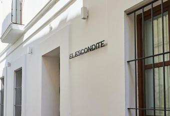 El Escondite Tarifa allows 18 year olds to book a room