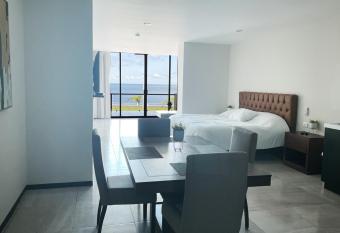 Sajuye Sunset has Balcony rooms