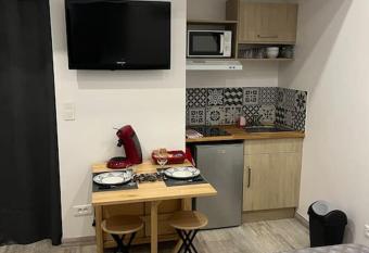 Studio A  roport Charles de Gaulle allows 18 year olds to book a room